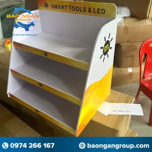 Kệ trưng bày sản phẩm chế hộp, gói chế biến sẵn